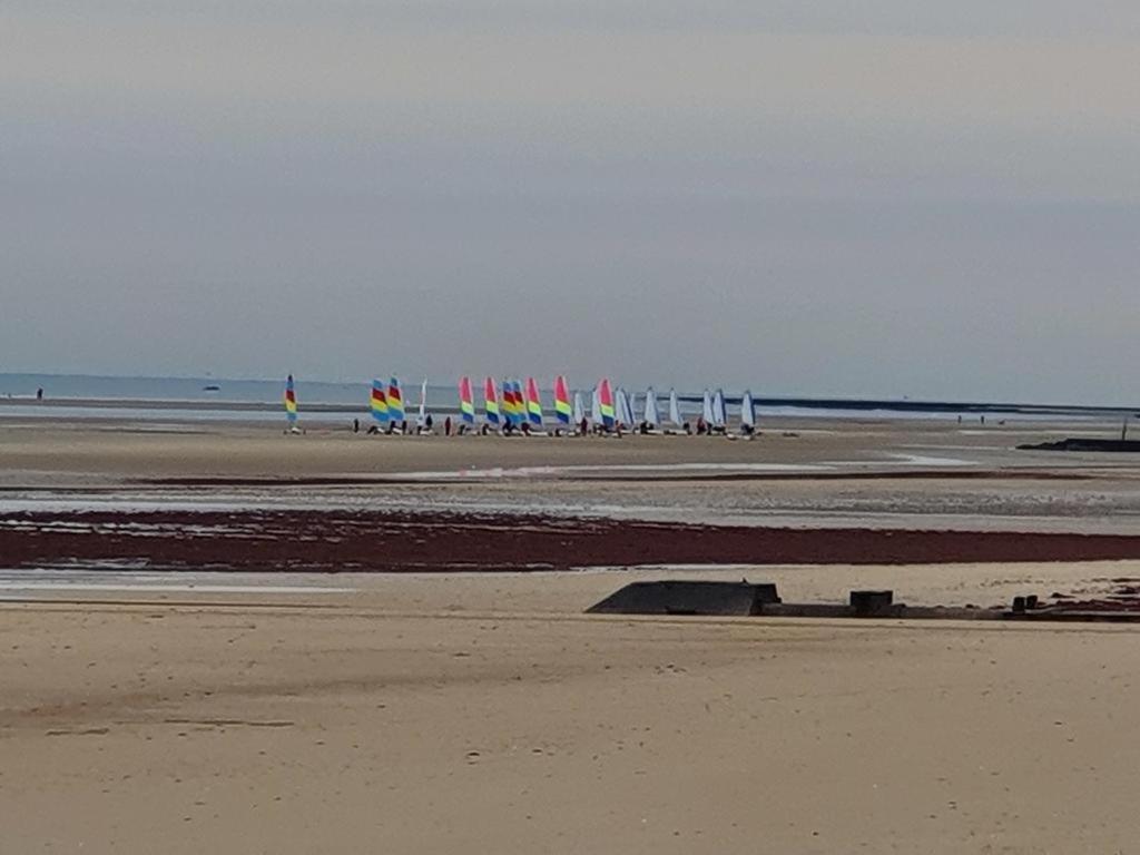 Appartement F1 Mansarde A 100M De La Plage, Proche De Arromanches Et Des Plages Du Debarquement Saint-Côme-de-Fresné Exteriör bild
