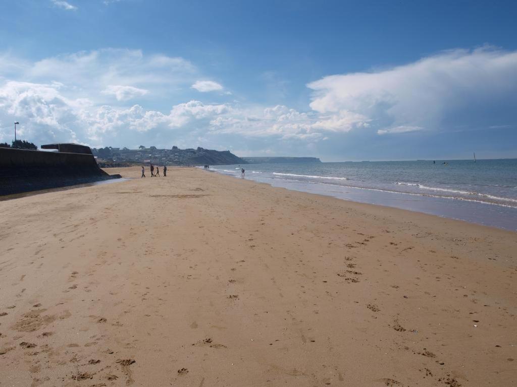 Appartement F1 Mansarde A 100M De La Plage, Proche De Arromanches Et Des Plages Du Debarquement Saint-Côme-de-Fresné Exteriör bild